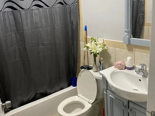 54 Saint Pauls Avenue image 3 of 12