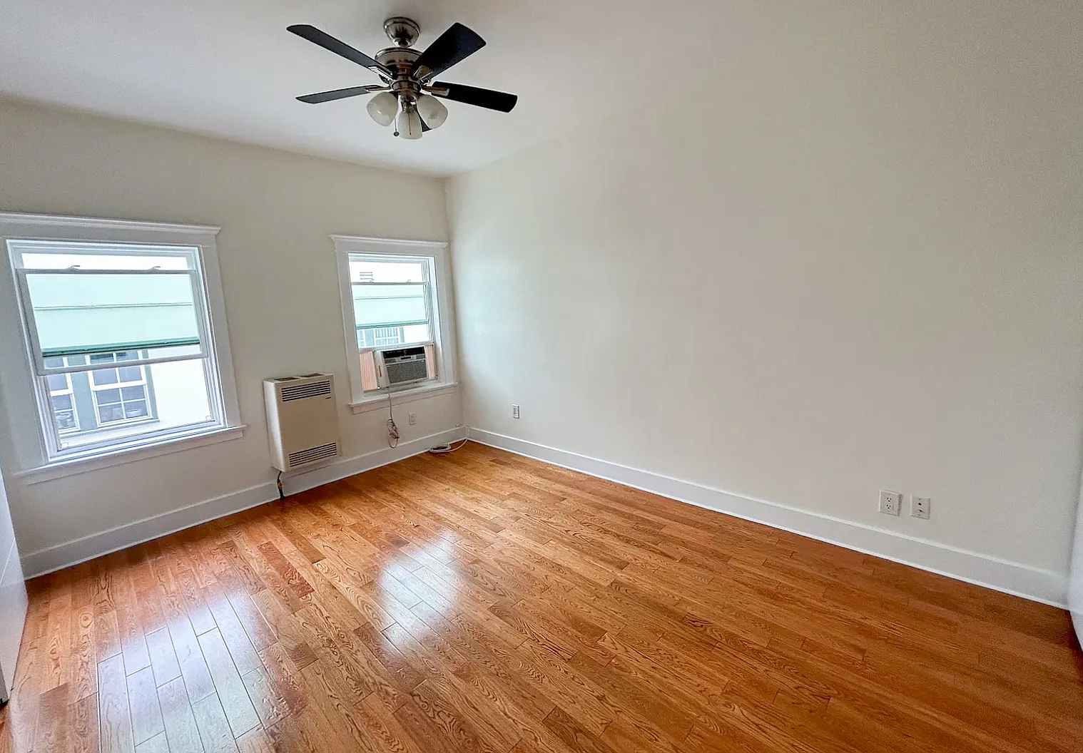 1 bed, 500 sqft, $1,650 — Photo 2