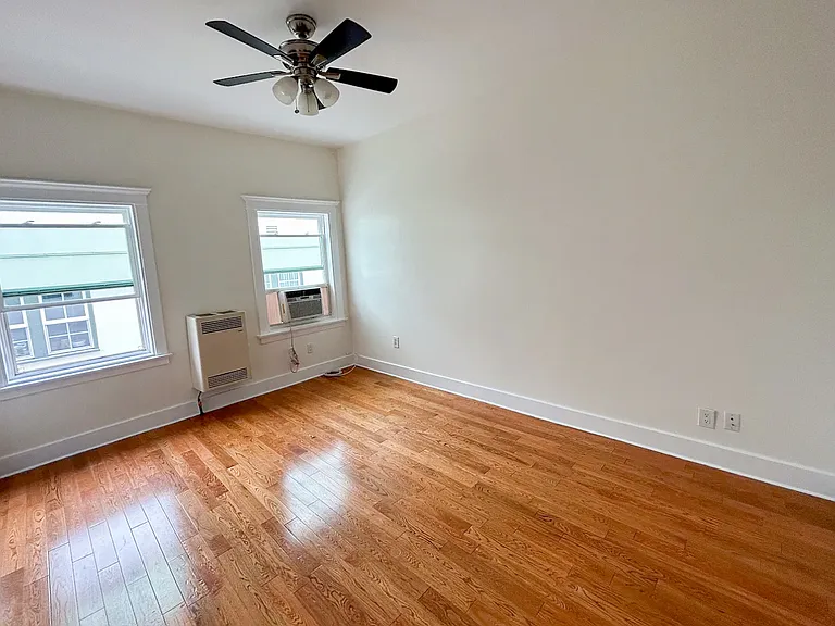 4440 Burns Ave #17 — Photo 2