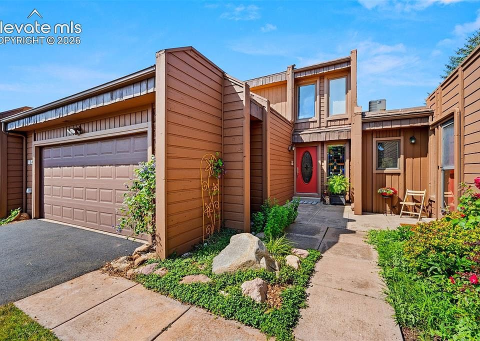 1st image of 1032 Hill Cir