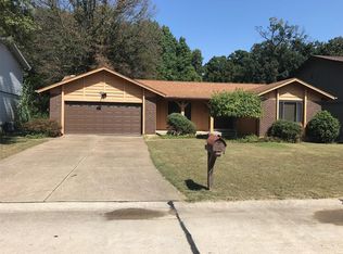 3907 Summerview Dr, Saint Charles, MO 63304