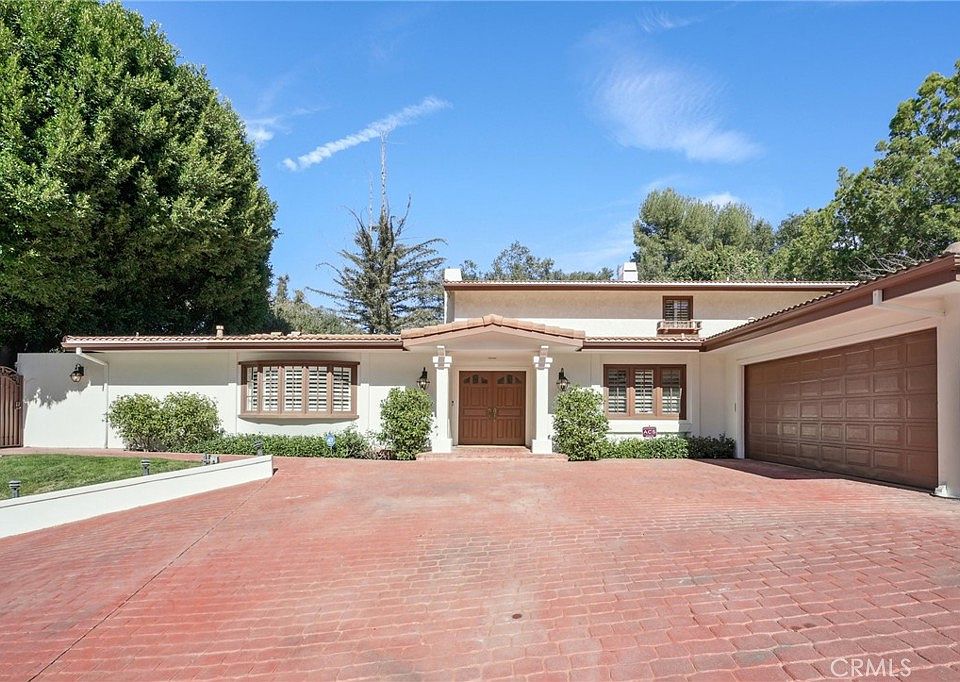 1st image of 15815 Castlewoods Dr
