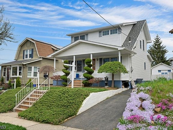 3rd image of 611 5Th Ave