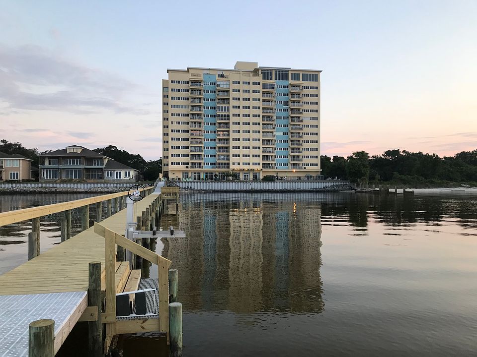 2nd image of 825 Bayshore Dr APT 705