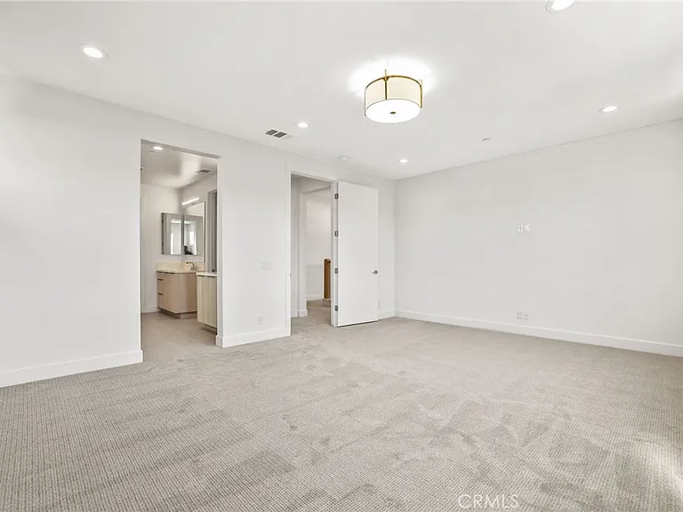 191 Hollyleaf — Photo 26