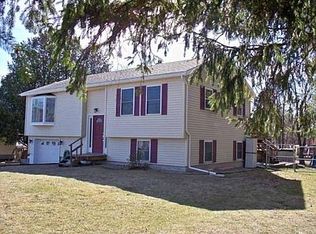 24 Hillcrest Rd, Rutland, VT 05701