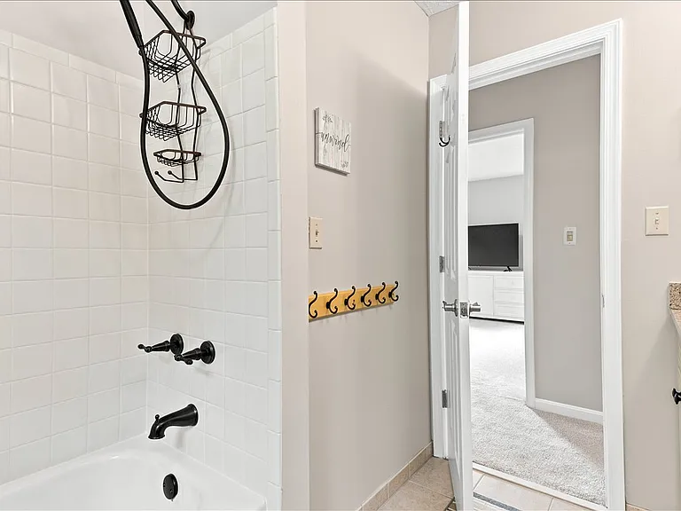 111 Launchris Dr — Photo 36