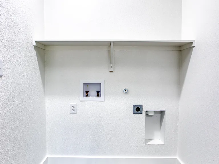 1400 Maple St — Photo 10