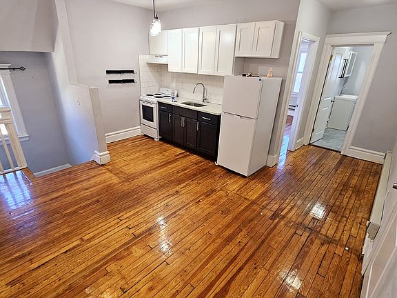 2nd image of 102 Vermont Ave #3G