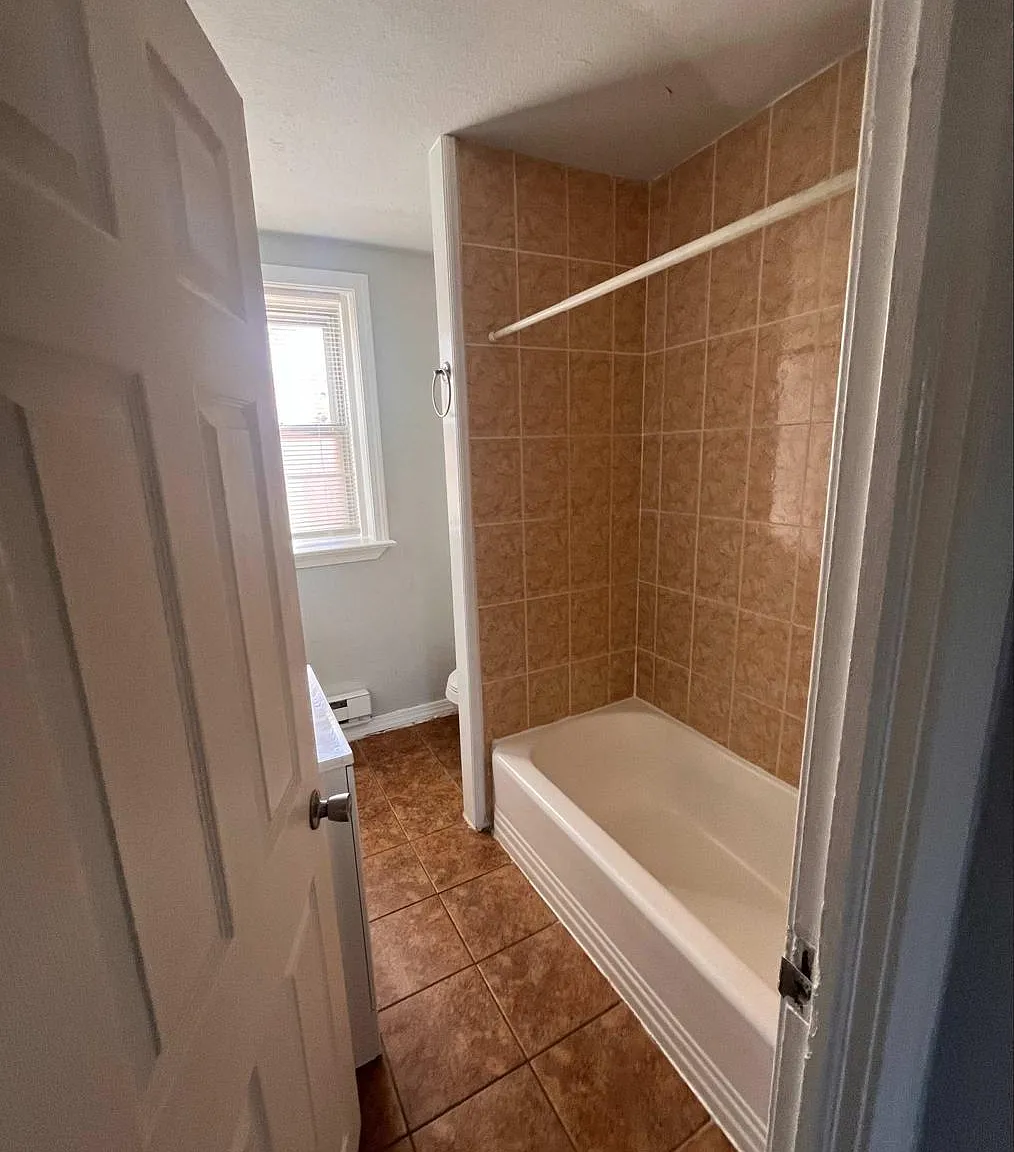 1 bed, 1.0 bath, 1186 sqft, $1,100 — Photo 4