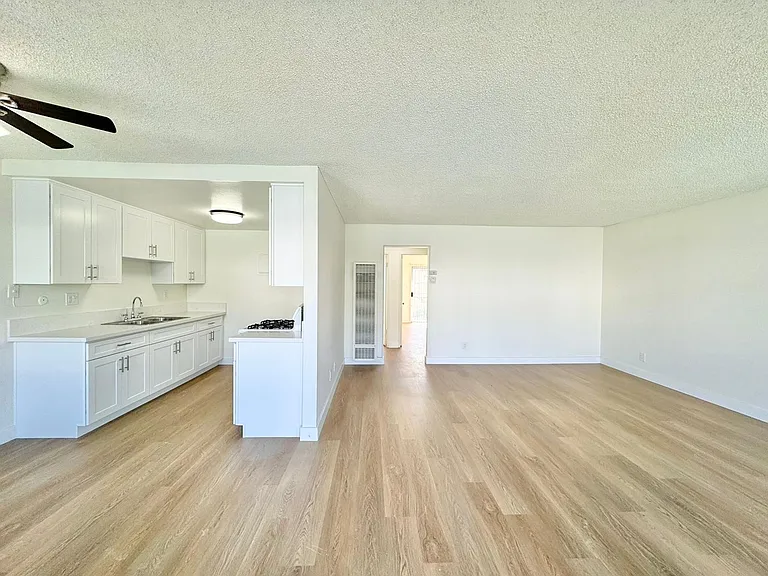 11075 Westminster Ave — Photo 25