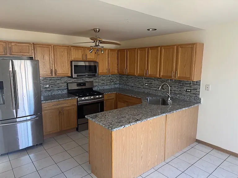 2520 Cedar Glen Dr N — Photo 2