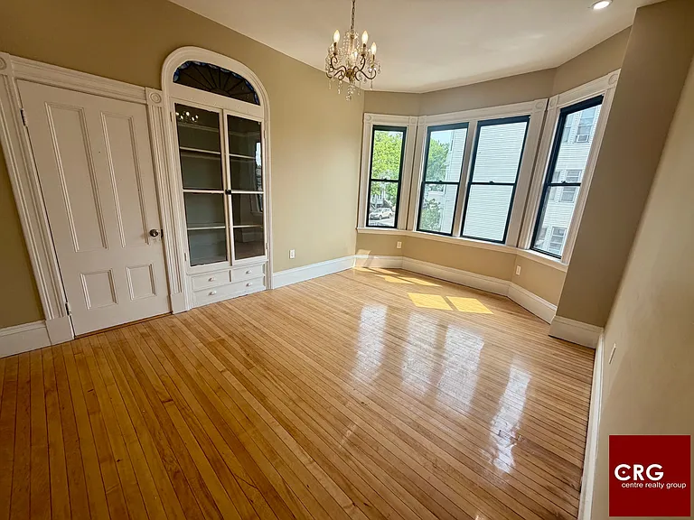 430 Meridian St #2 — Photo 6
