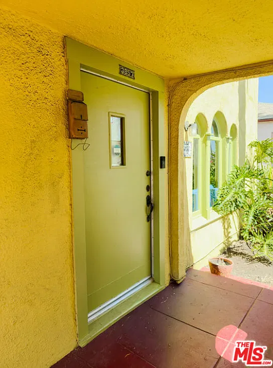 2 bed, 1000 sqft, $3,100 — Photo 3