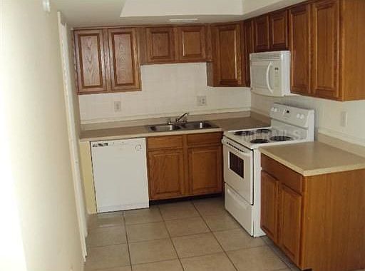 3rd image of 423 Boxwood Cir