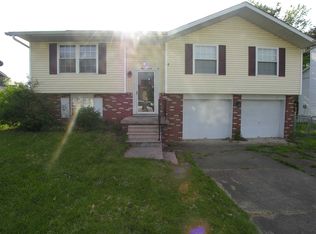120 Washington Cir, Hurricane, WV 25526