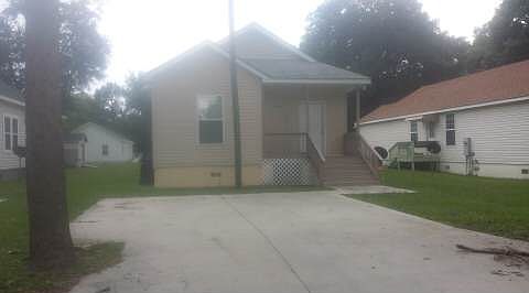 2nd image of 823 5th St SW