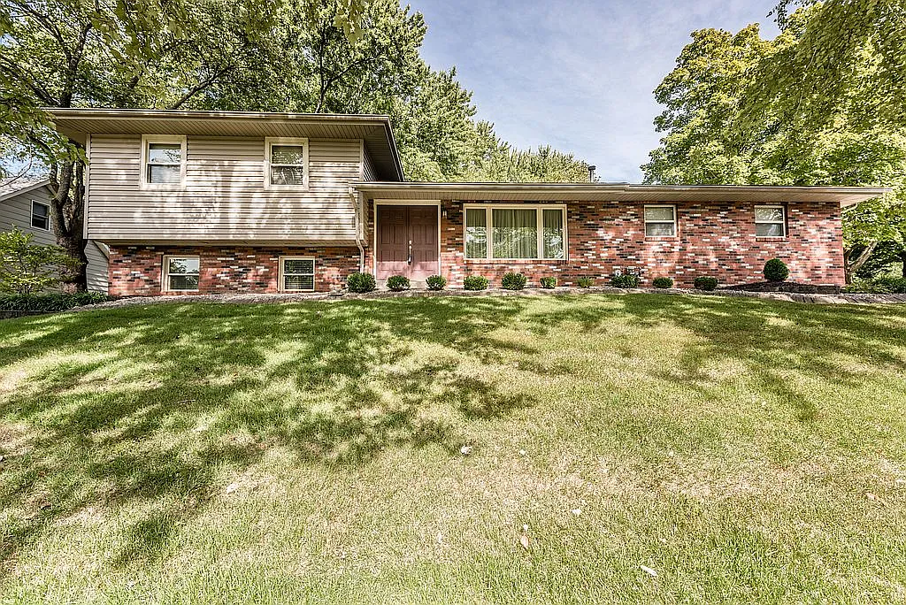 28 Hickory Hill Ln photo 1