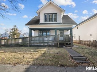 1935 N Howell St, Davenport, IA 52804