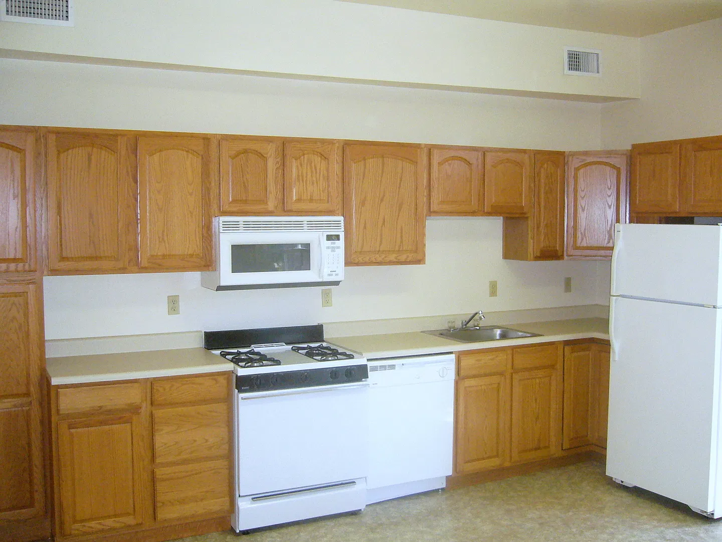 1121 Wertland Street — Photo 4