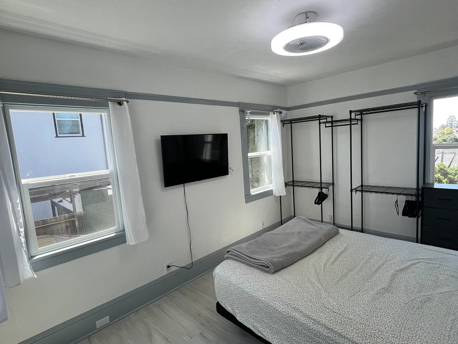 2 bed, 850 sqft, $3,500 — Photo 4