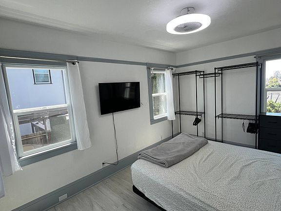 4th image of 867 Prospect Ave