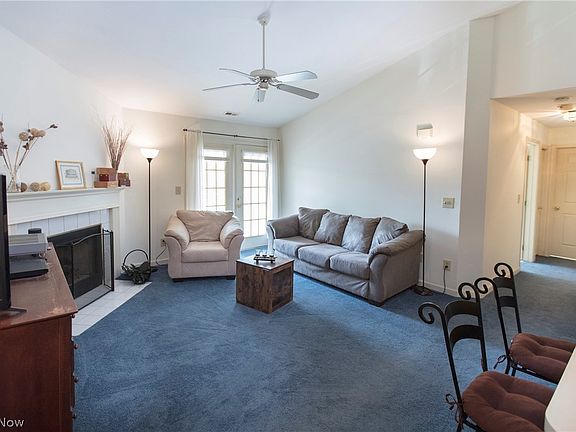 4th image of 22658 Lenox Dr