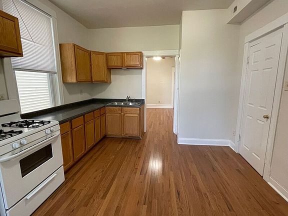 4th image of 1631 N Kimball Ave #1R