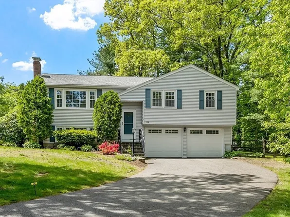 26 Raffaele Rd, Marlborough, MA 01752