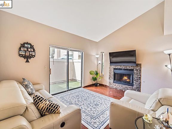 2nd image of 691 Palomino Dr #A