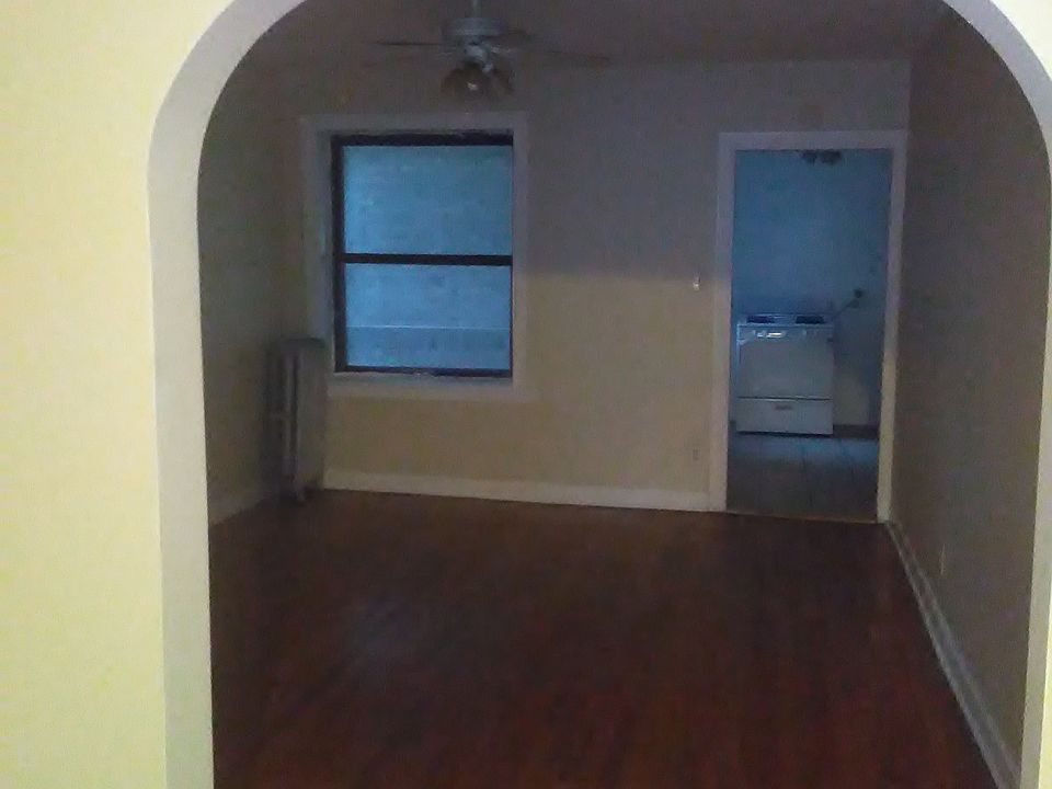 1st image of 6402 S Richmond St #1