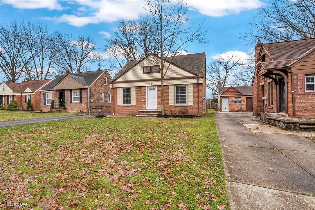 25800 Forestview Ave photo 1