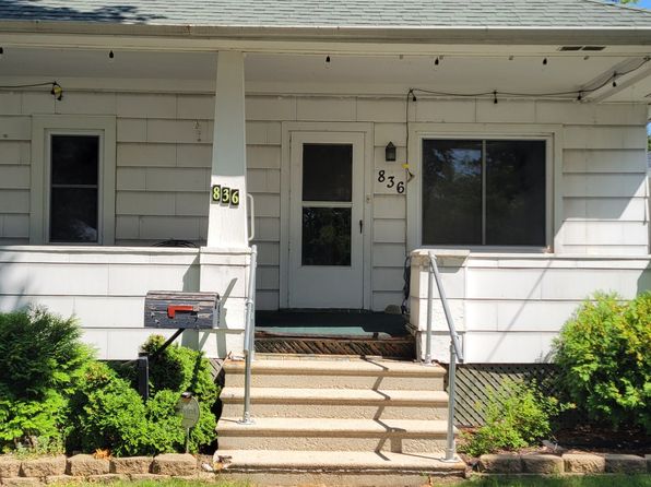 836 James St
