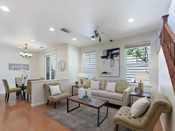 3rd image of 385 Rayos Del Sol Dr