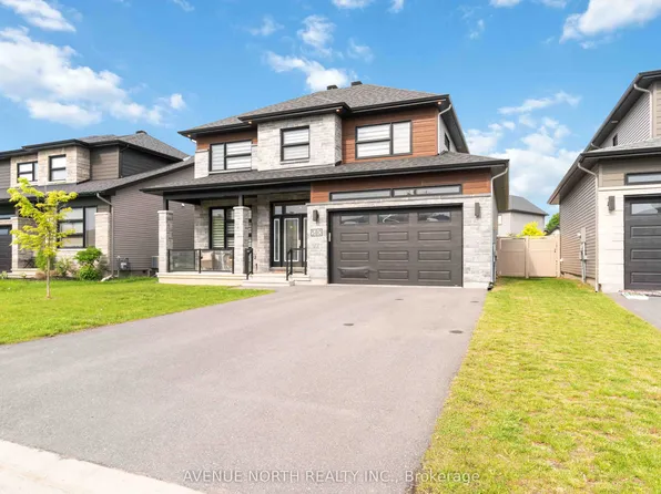 580 Strasbourg St, Russell, ON K0A 1W0