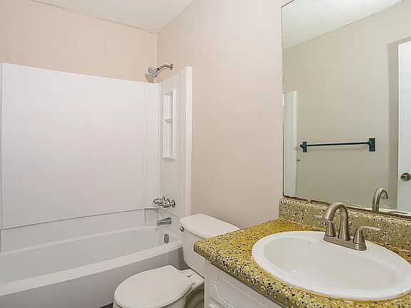 4th image of 150 Spring Valley Cir