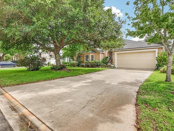 3rd image of 1017 Oak Arbor Cir