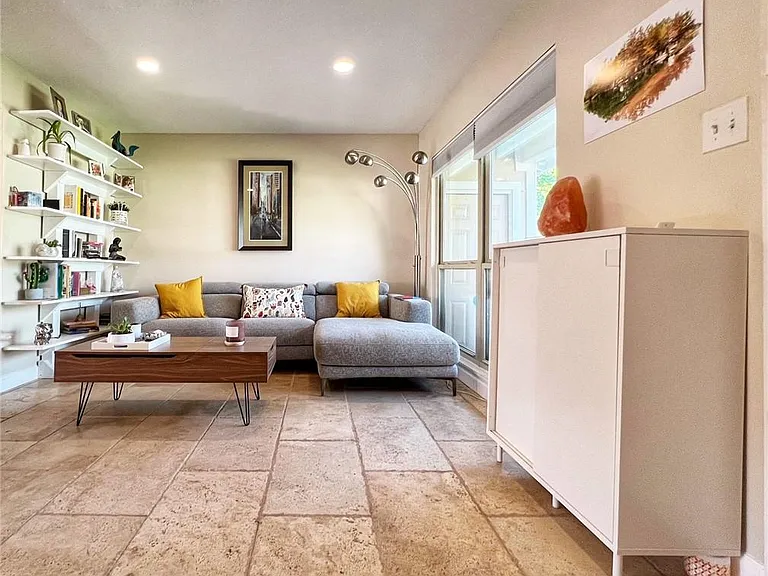 1807 Barbara St — Photo 6