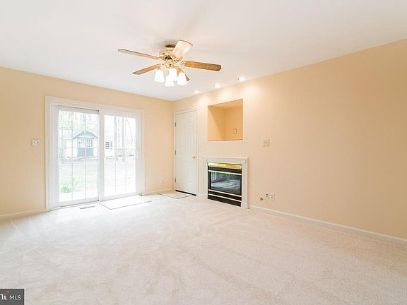 3rd image of 5106 Queensbury Cir
