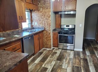 1268 21st Ave SW, Cedar Rapids, IA 52404