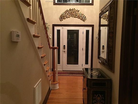 2nd image of 108 Yorktowne Pl