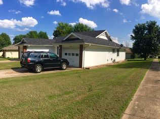 1050 W Catalpa St, Springfield, MO 65807