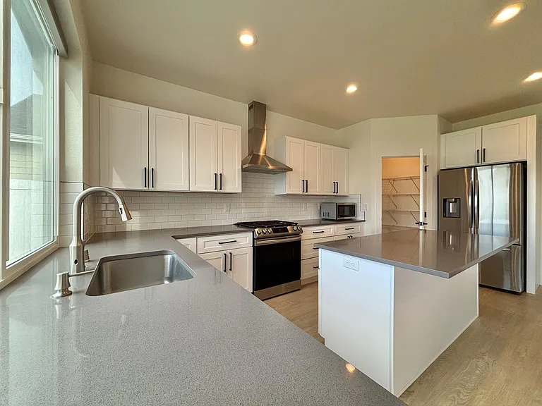 842 Greenfield Dr — Photo 10