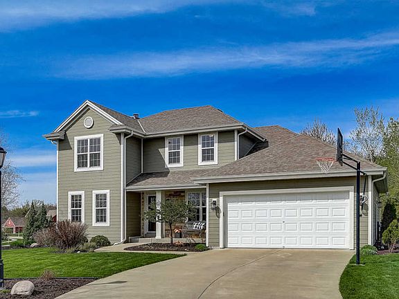 2nd image of 1230 Goldfinch Way