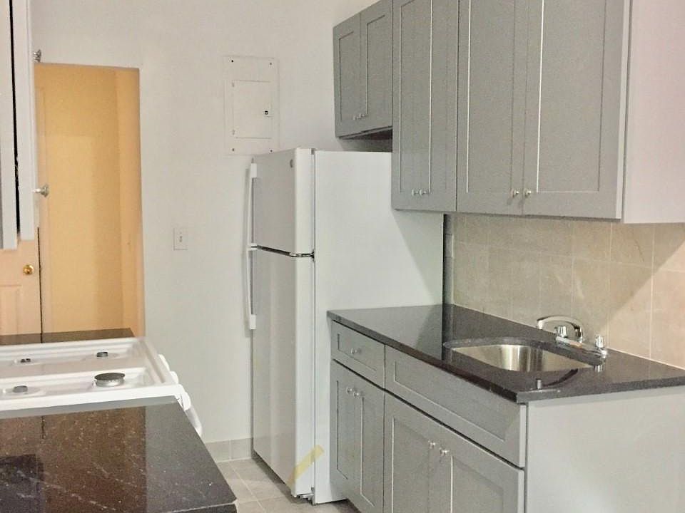 1st image of 3620 Parsons Blvd #6