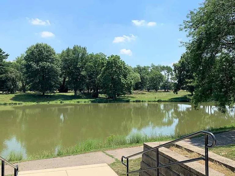 Avon Lakes Estates — Photo 4