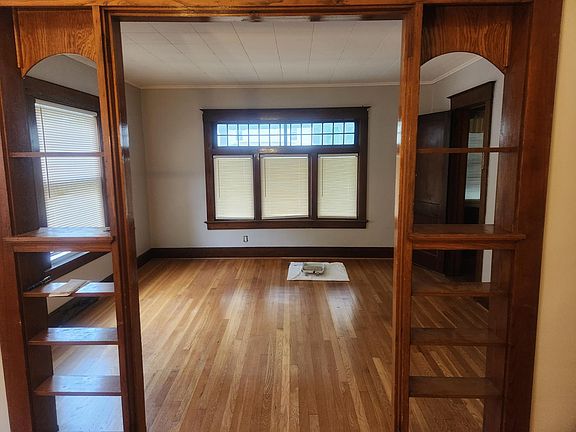 5th image of 842 Chenango St #1