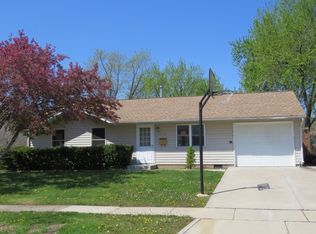 536 Newberry Dr, Streamwood, IL