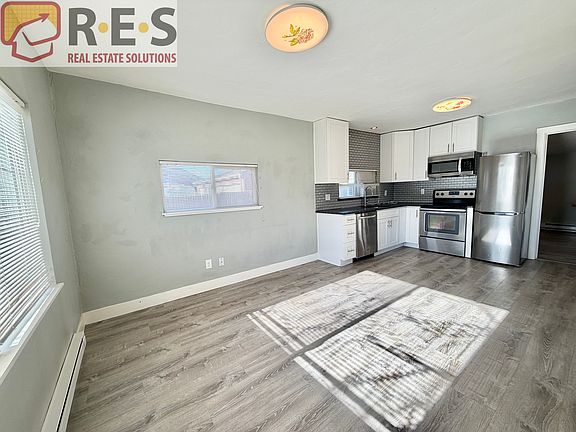 4th image of 225 W Nassau Ave