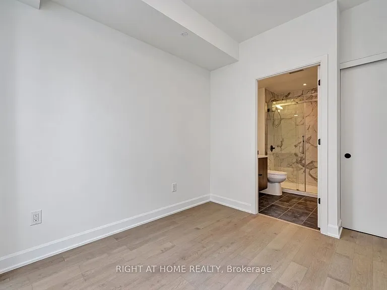 560 Rideau St #205 — Photo 6